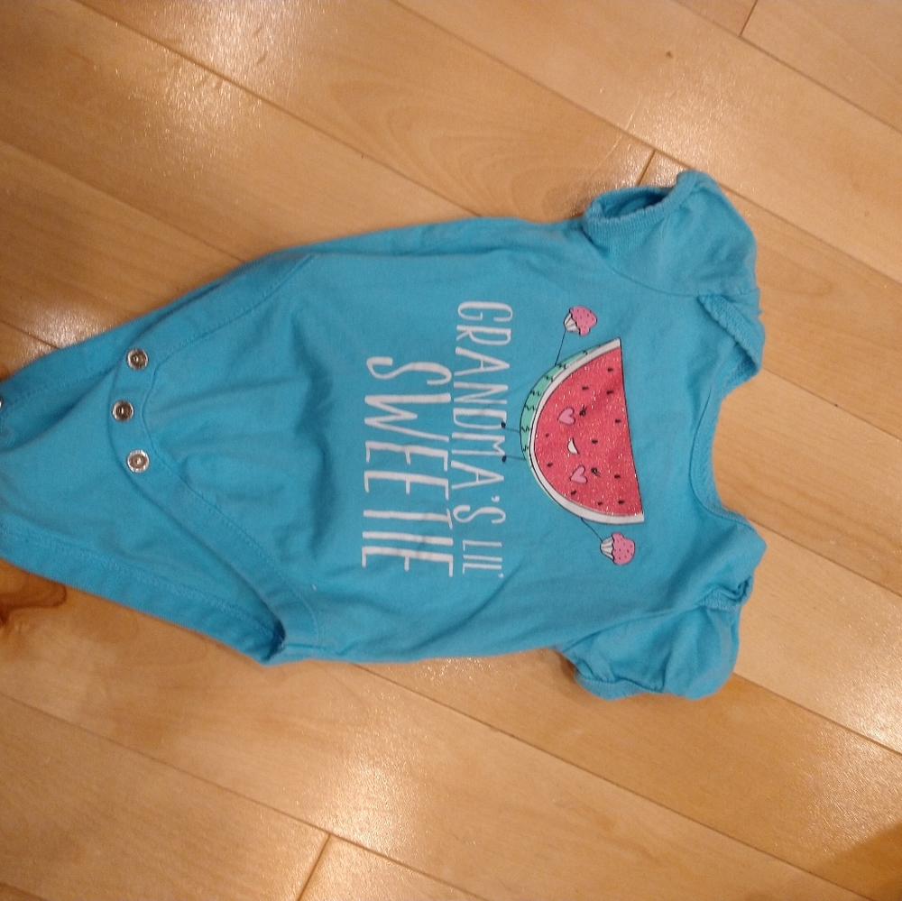 5/20$ 0-3m grandma's lil sweetie onesie